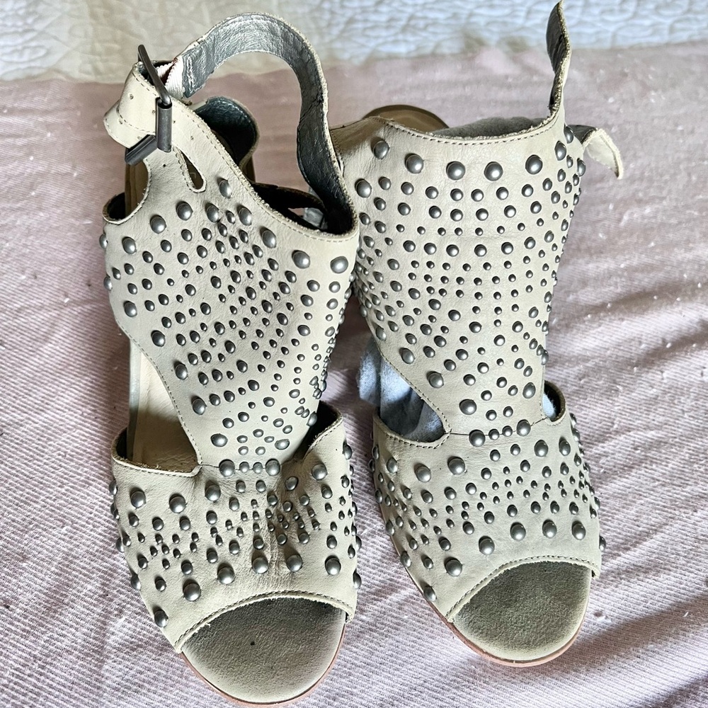 Studded sandals in beige with silver studs. Sz 8. 3”.